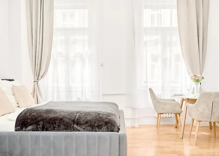 Royal Apartment *